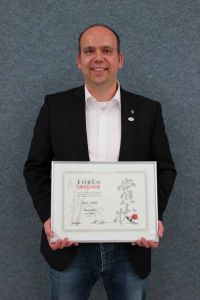 Tobias Nickel erhielt die Ehrennadel in Platin des Deutschen Karate-Verbandes