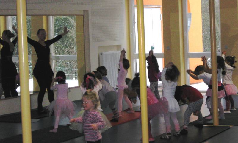 files/angebote/kinder/Gruppe_Arme_hoch2.jpg files/angebote/kinder/Gruppe_Arme_hoch2.jpg