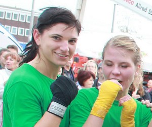 Nadine Apetz (links) und Laura Zimmermann