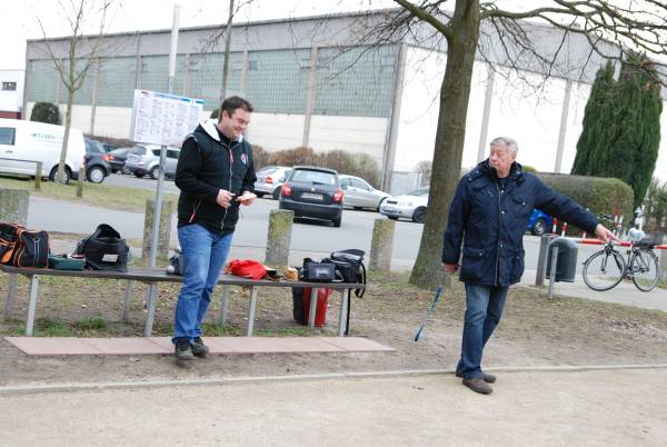 Sven Katerbau zusammen mit Heinz Baumer auf dem Tura-"Boulodrom"