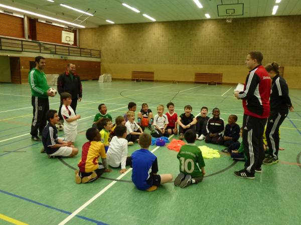 DFB-Mobil bei Tura in der Gesamtschule West