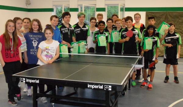 Die Jugendlichen der Tischtennis-Abteilung von Tura Bremen