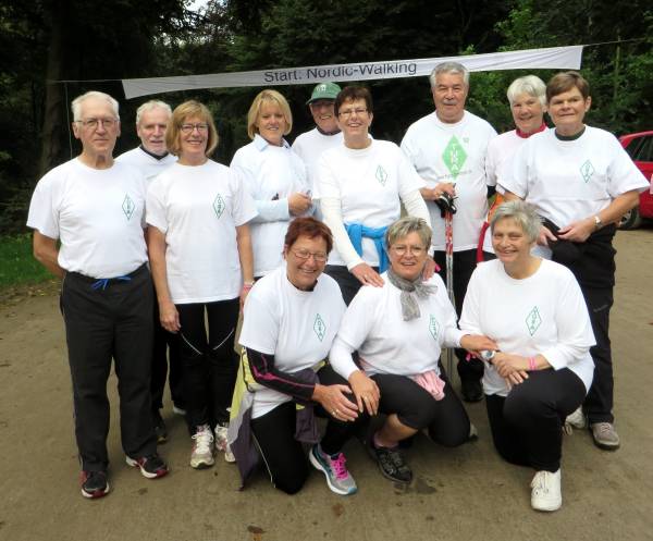 Dreizehn Mitglieder der Walking-Gruppe von Tura Bremen beteiligten sich am "Lauf zur Venus"